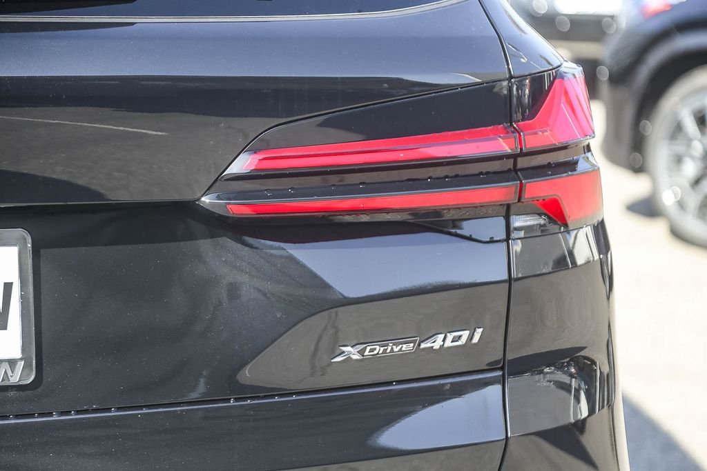 New 2026 Black Sapphire Metallic BMW xDrive40i image 7
