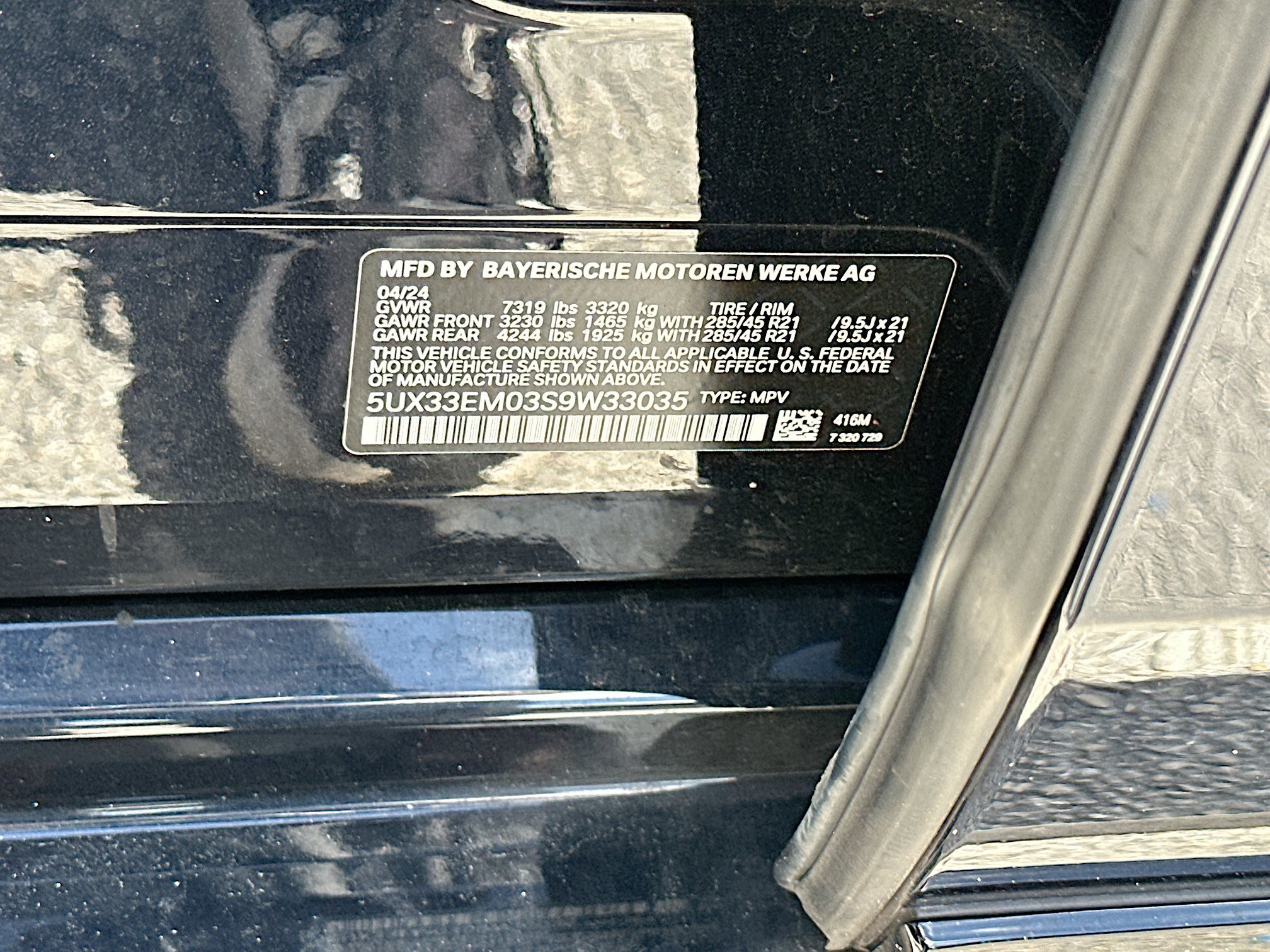 New 2025 Carbon Black Metallic BMW M60i image 28