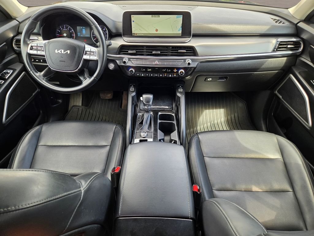 Used 2022 Black Kia S image 15