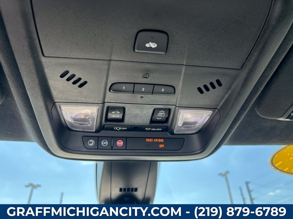 Used 2017 CRYSTAL WHITE TRICOAT Cadillac Platinum AWD image 53