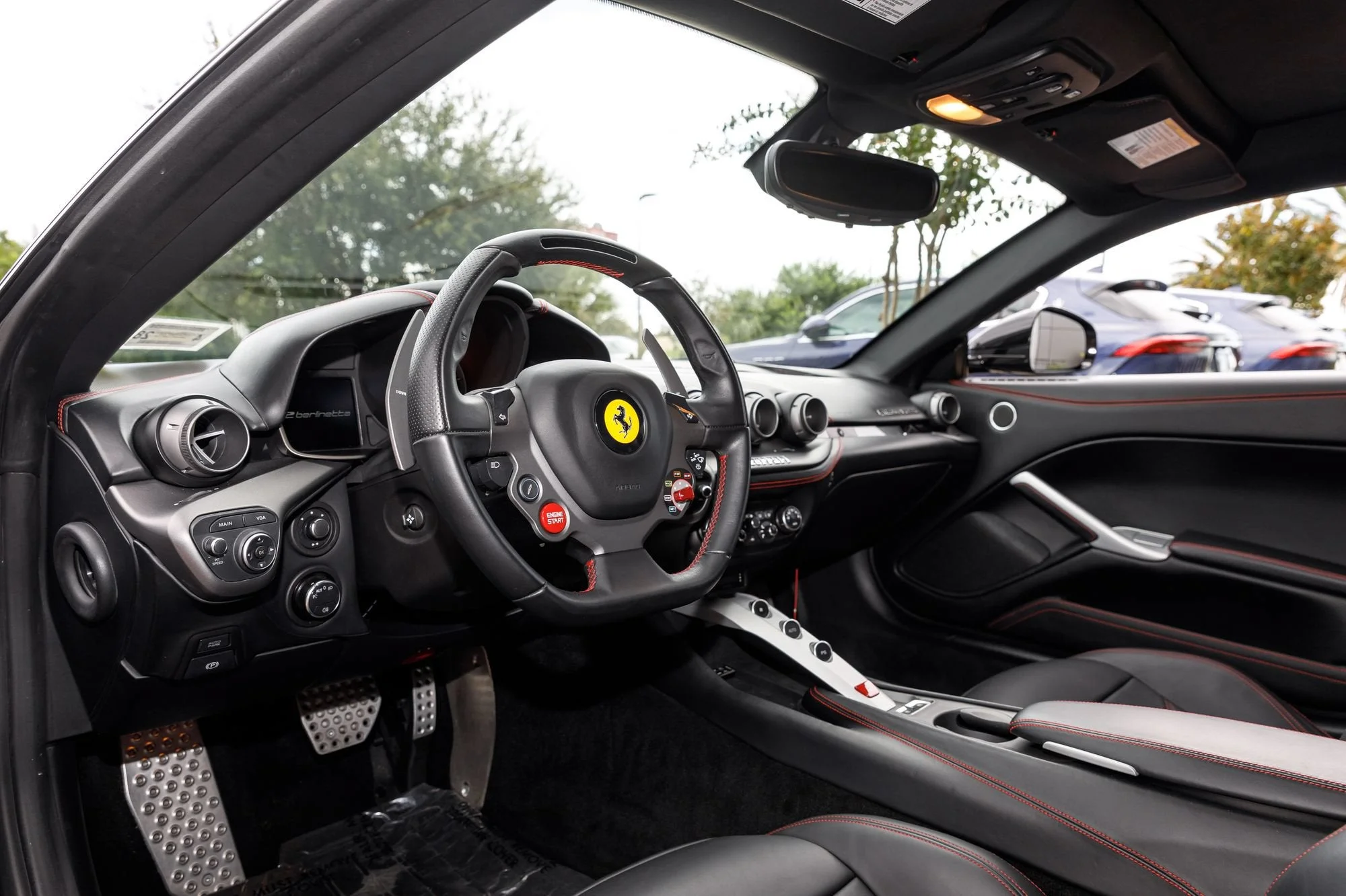 Used 2014 Nero Daytona Ferrari Berlinetta image 32