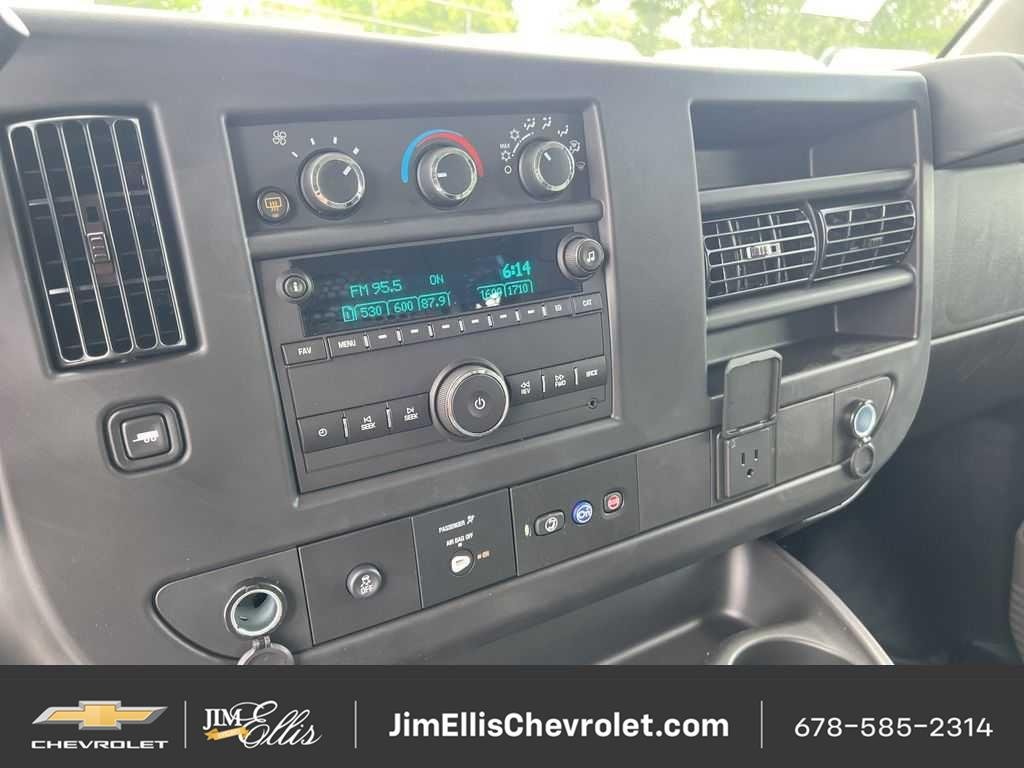 2025 Chevrolet Express Cargo Work Van - Photo 17