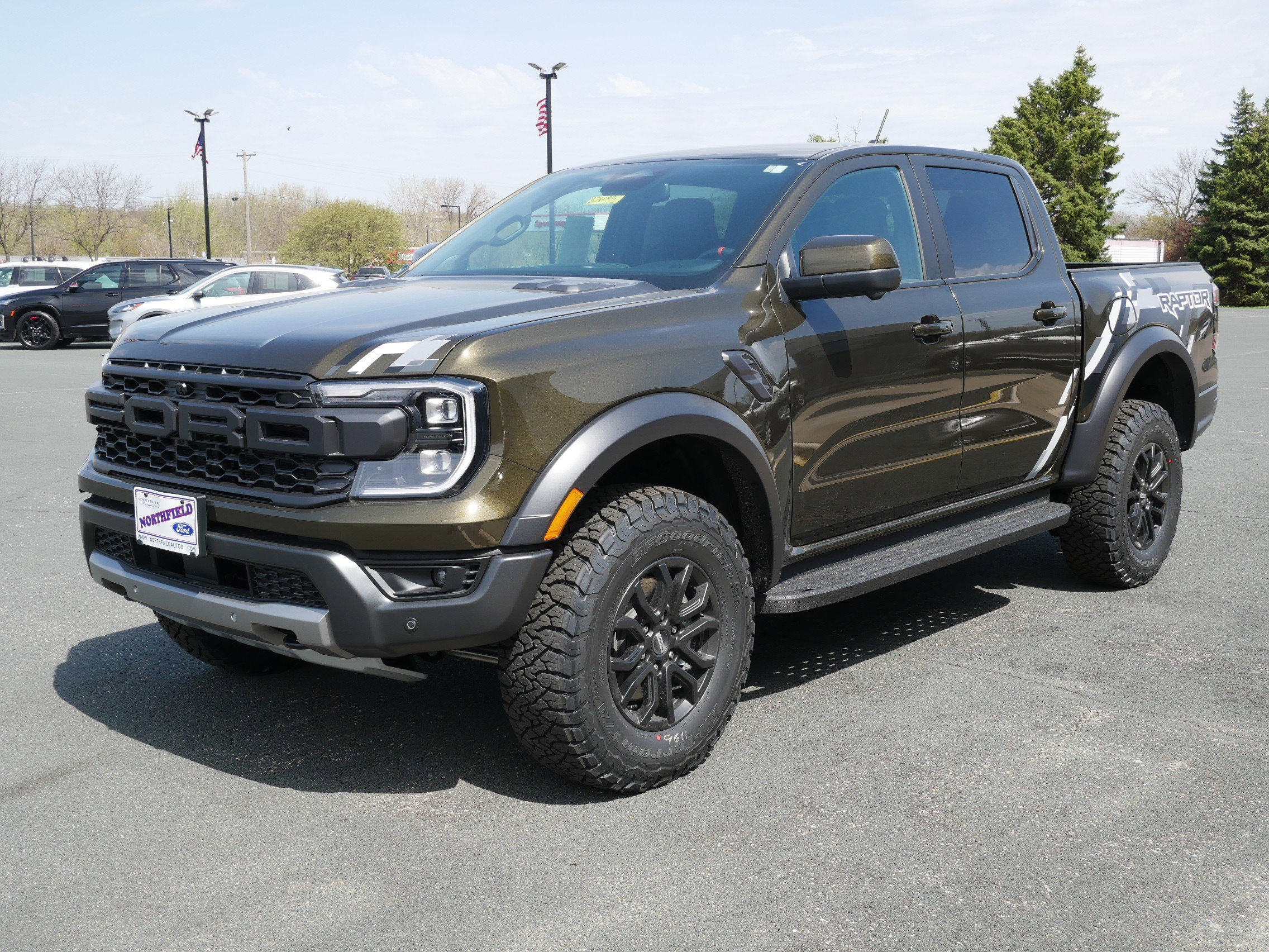 View vehicle photo 4
