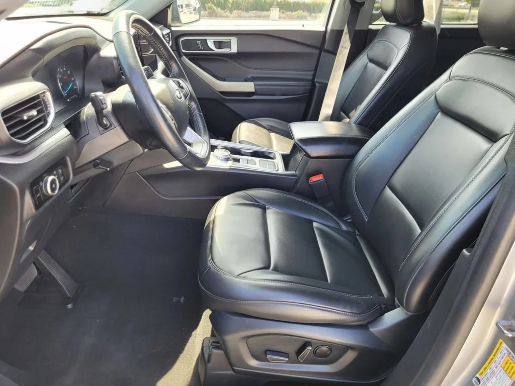 Used 2023 Iconic Silver Met Ford XLT image 16