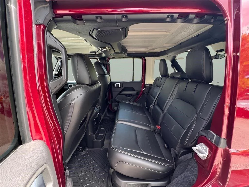 Used 2022 Snazzberry Pearlcoat Jeep Unlimited Sahara image 13