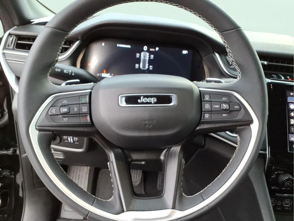 Used 2024 Black Jeep Altitude image 24