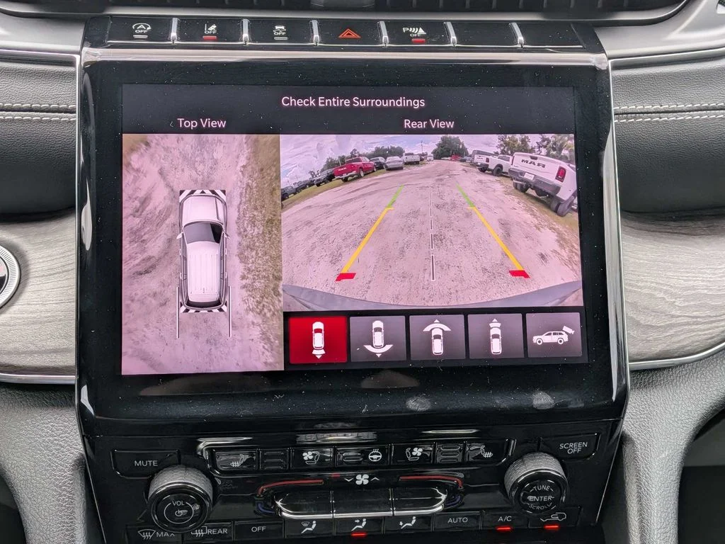 Used 2025 Gray Jeep Overland image 31