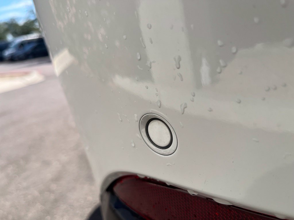Used 2023 White Jeep Altitude image 17