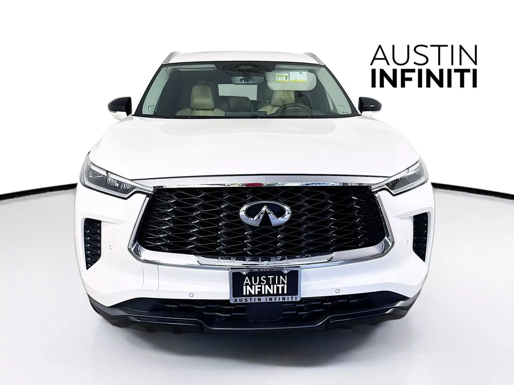 Certified Used 2025 Majestic INFINITI LUXE image 4
