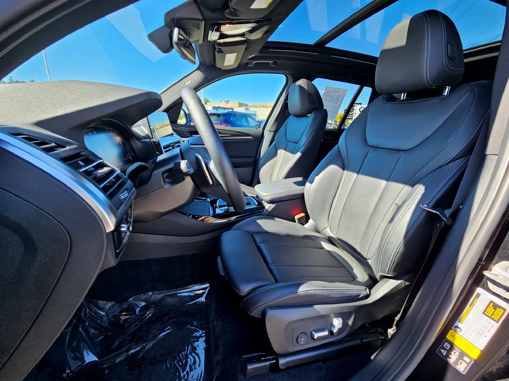 Used 2023 Jet Black BMW xDrive30i image 16