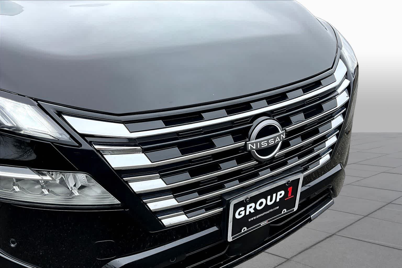 Used 2025 Super Black Nissan Platinum image 52