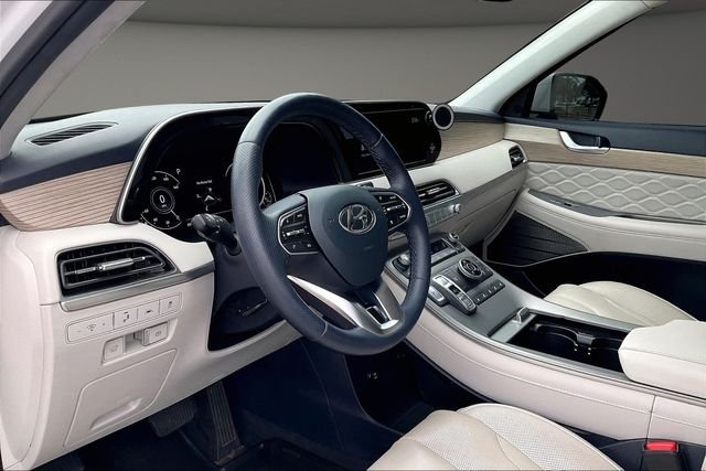 Used 2022 White Hyundai Calligraphy image 12