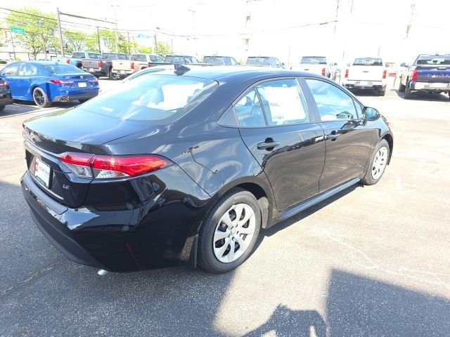 New 2026 Ruby Flare Pearl <sup>1</sup> Toyota  LE image 5