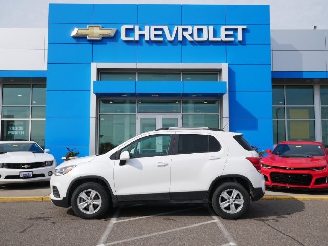 Used 2021 Chevrolet Trax LT with VIN KL7CJPSM3MB365718 for sale in Roseville, Minnesota