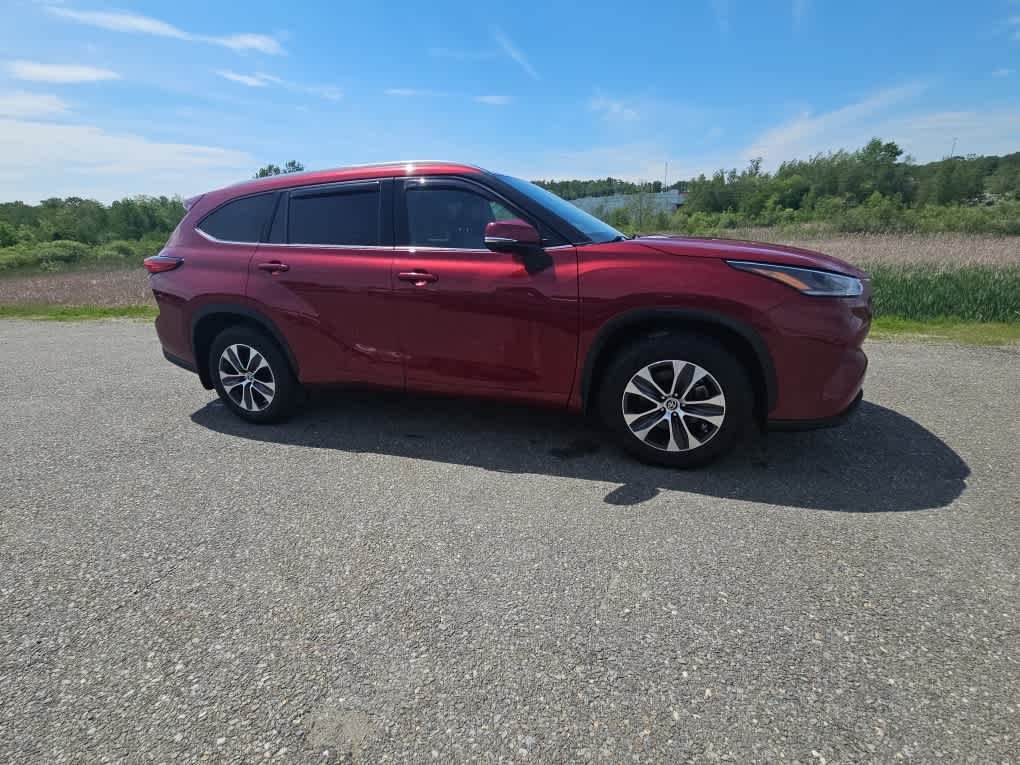 Used 2021 Ruby Flare Pearl Toyota XLE image 7
