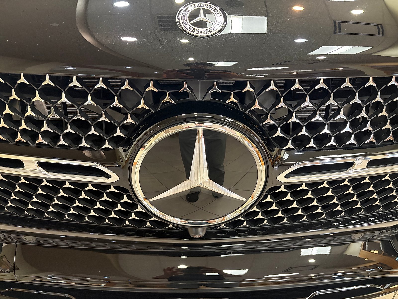 New 2026 Obsidian Black Metallic Mercedes-Benz 4MATIC® image 7