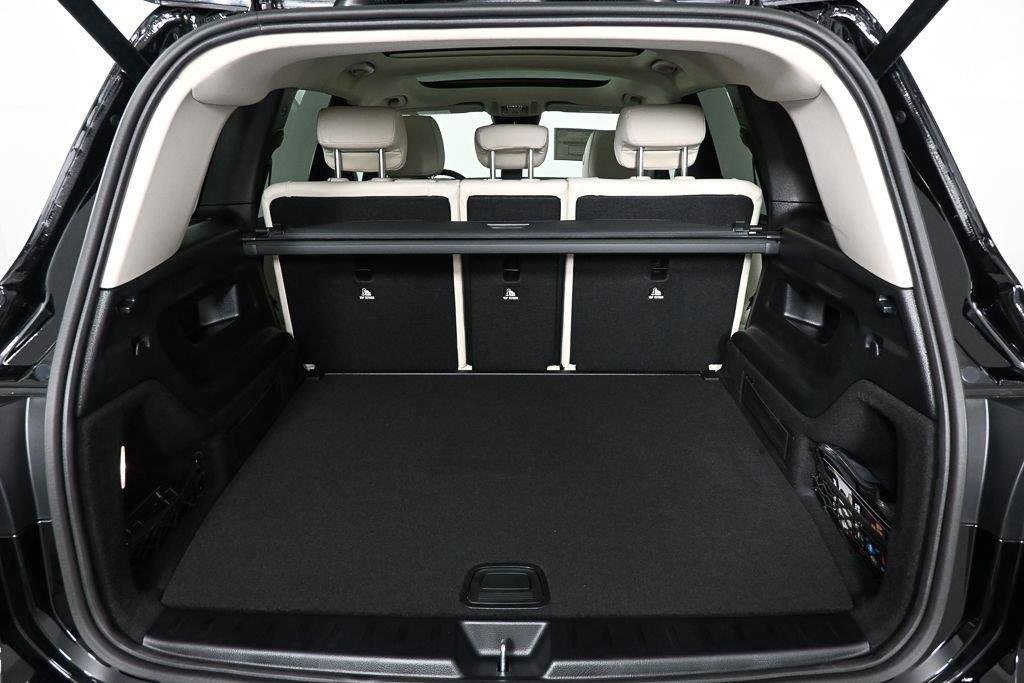 New 2026 Night Black Mercedes-Benz GLB 250 image 31