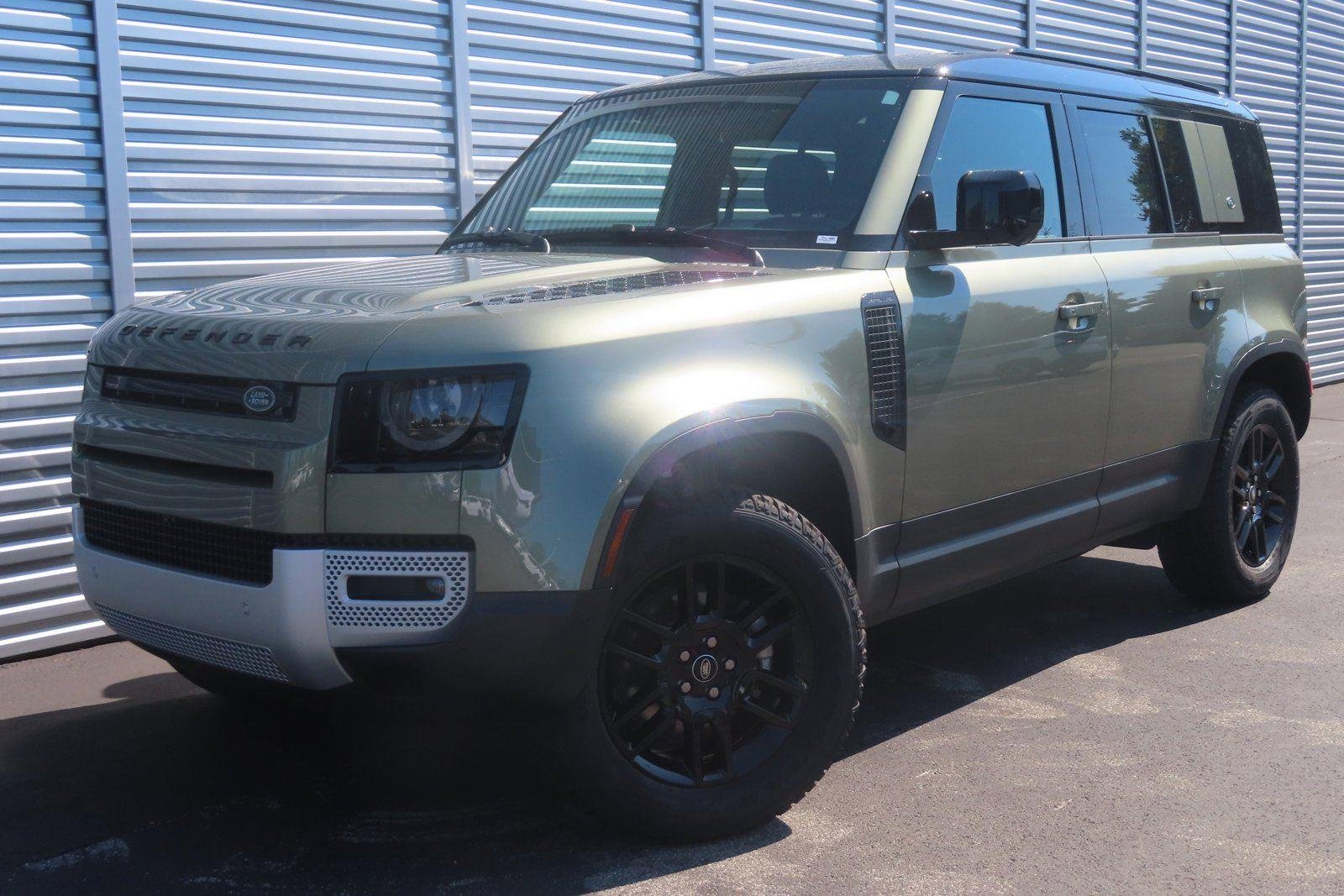 Used 2024 Pangea Green Metallic Land Rover S image 1