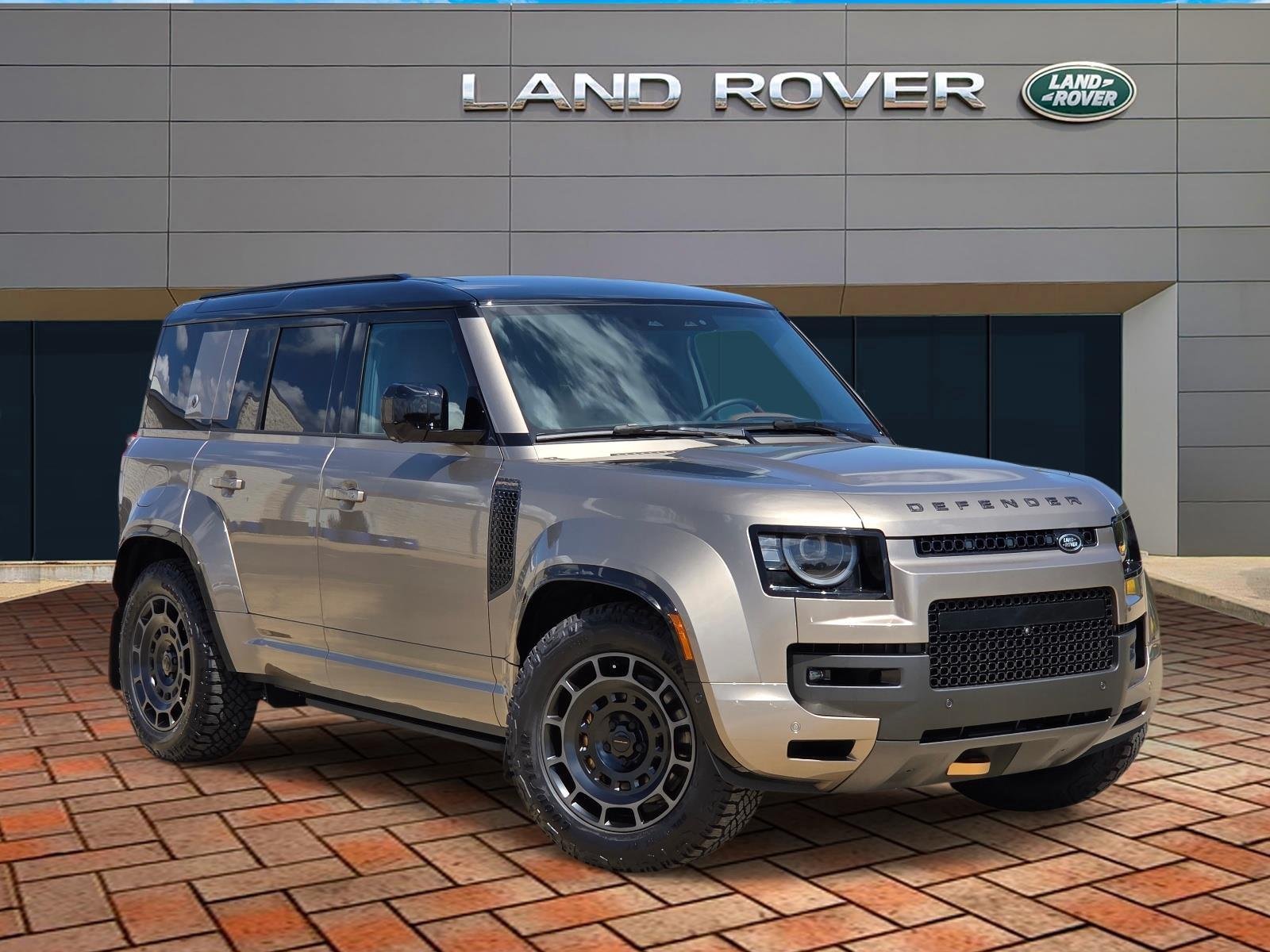 2026 Land Rover Defender 110 Octa