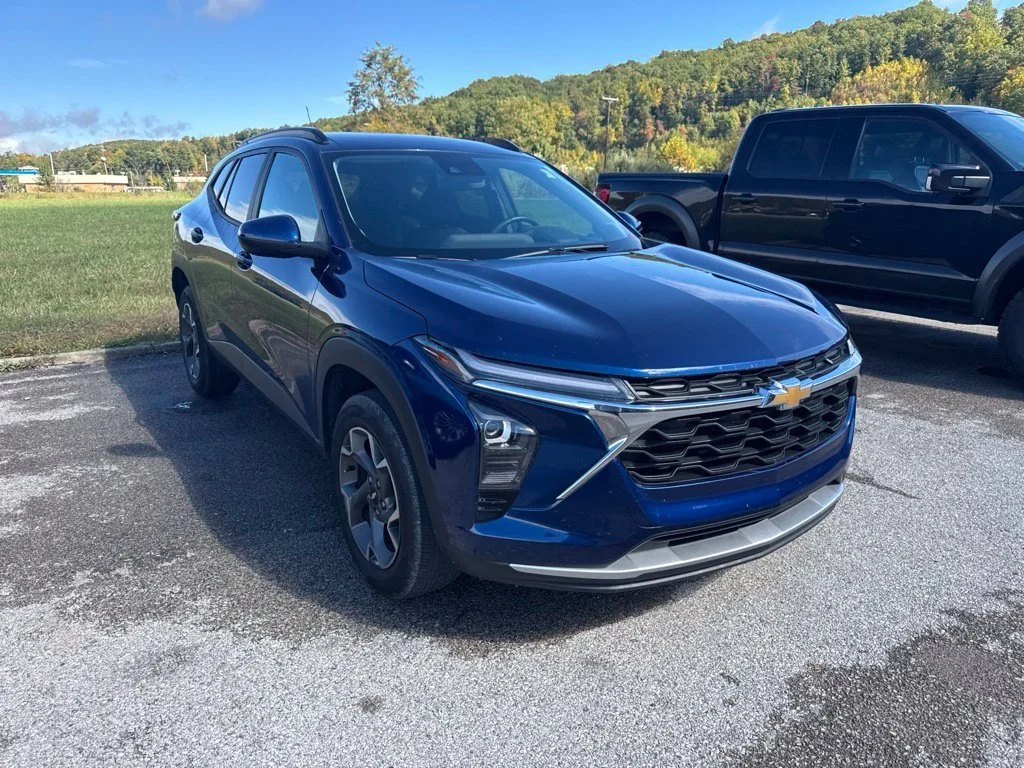 Used 2024 Blue Chevrolet LT image 10