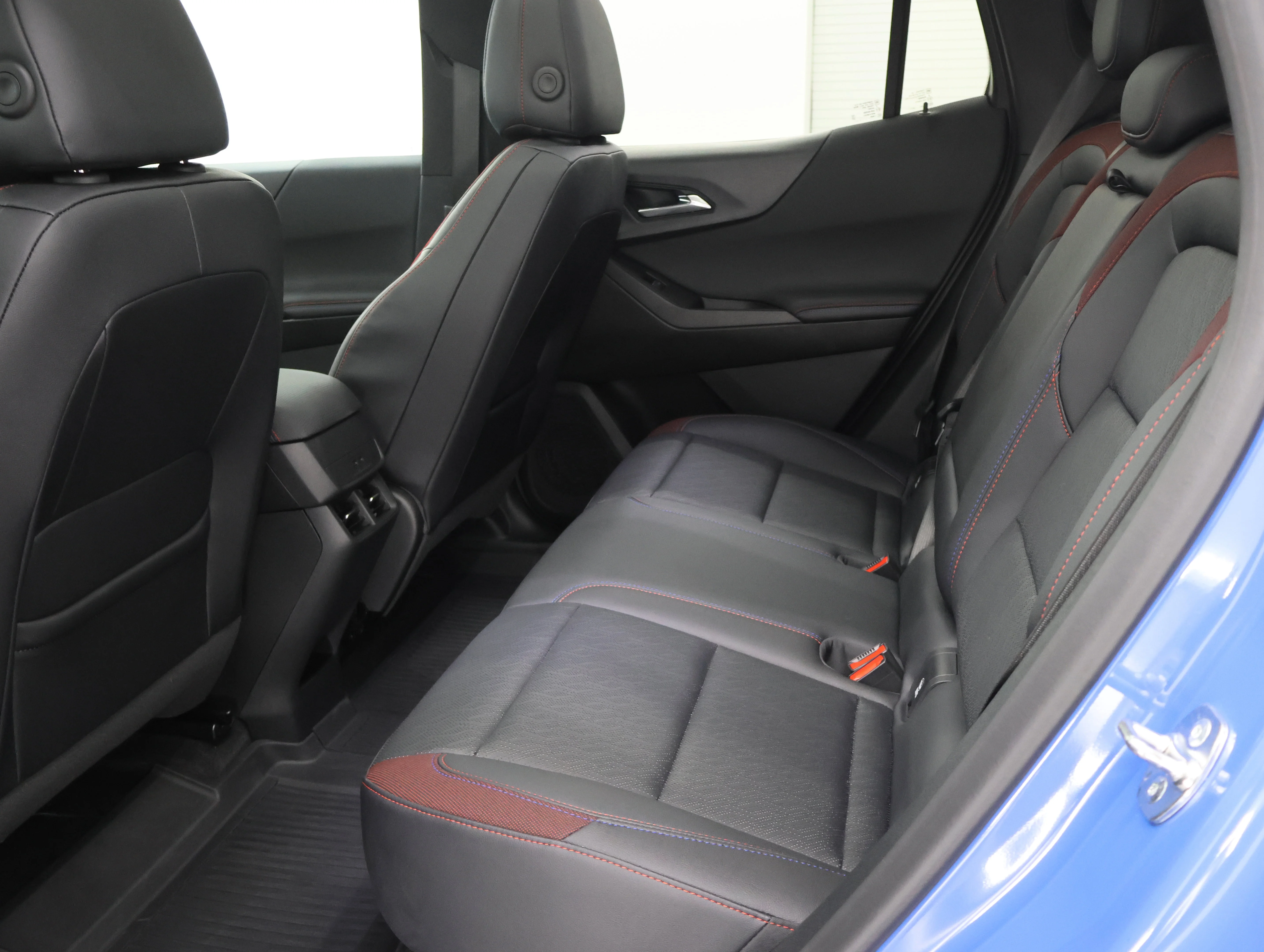 Used 2025 Reef Blue Metallic Chevrolet RS image 39