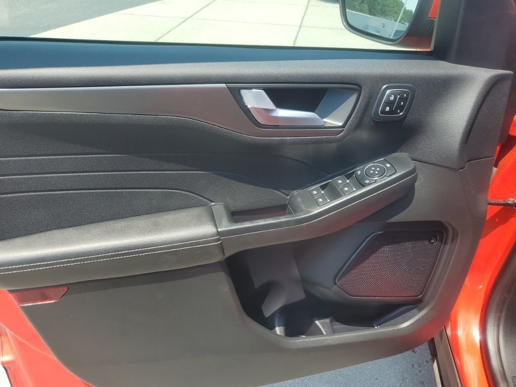 Used 2024 Red Ford Active image 17