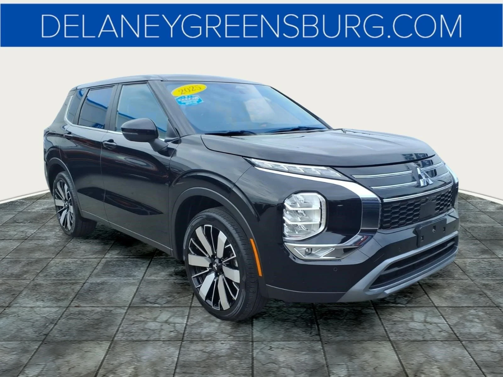Used 2025 Blue Mitsubishi SE image 1