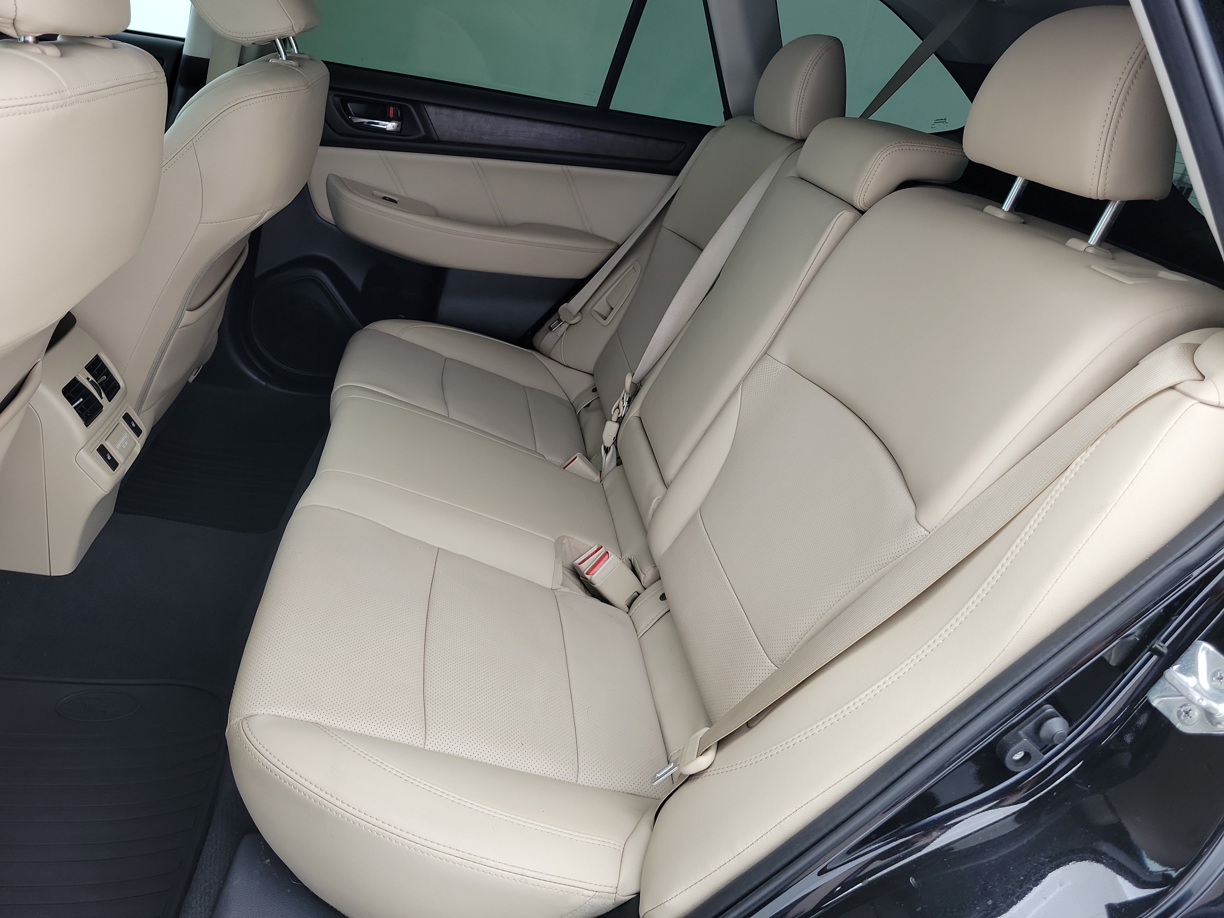 Used 2018 Crystal Black Pearl Subaru 3.6R image 14