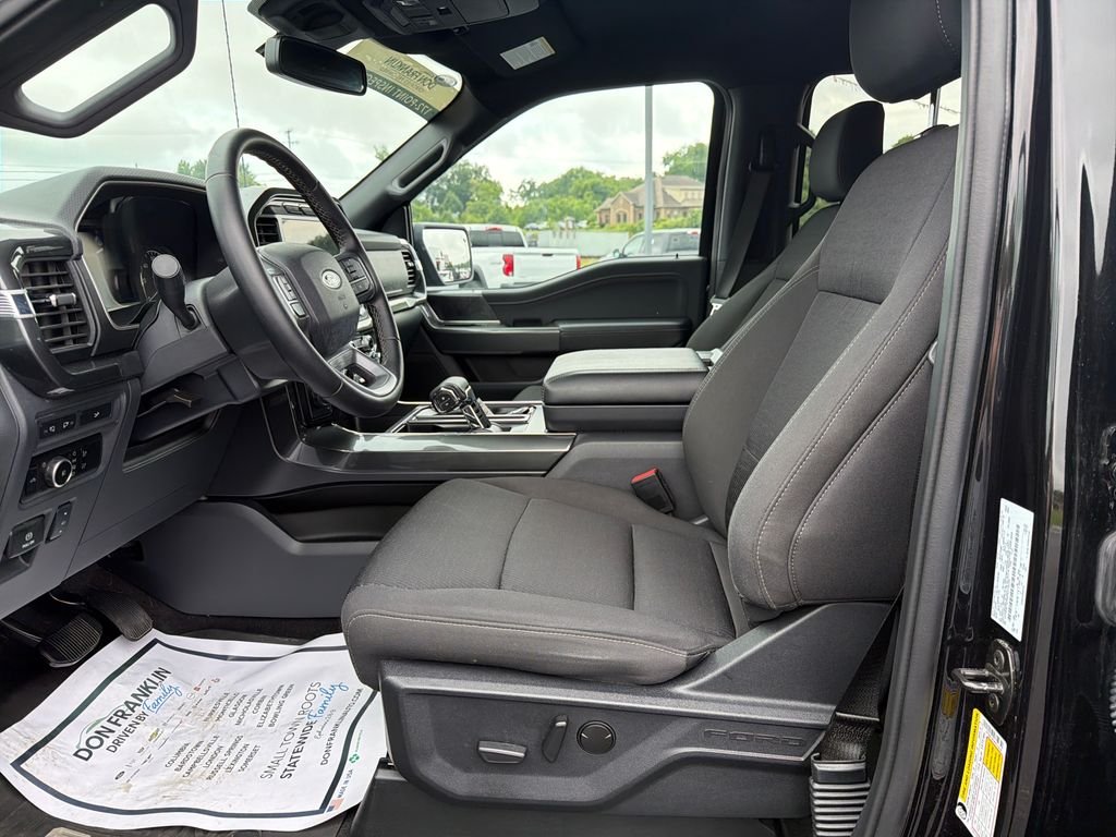 Used 2023 Black Ford XLT image 11