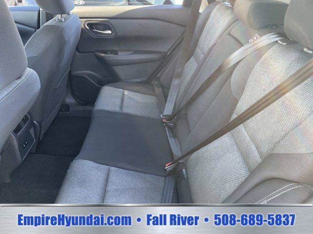 2025 Nissan Rogue SV - Photo 14