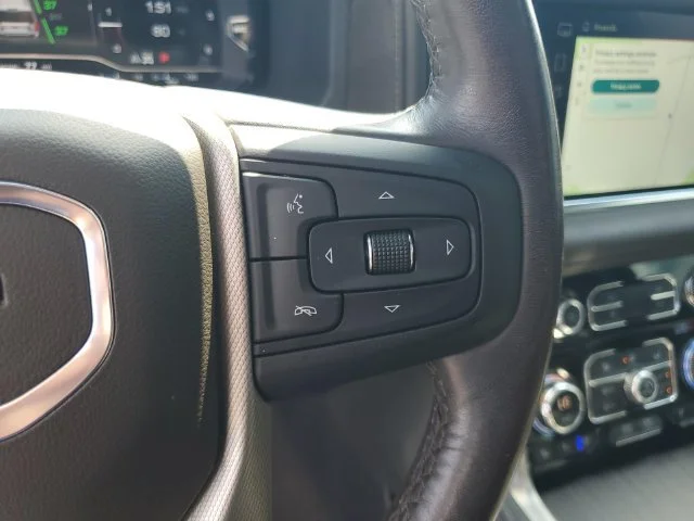 Used 2022 WHITE FROST TRICOAT GMC Denali image 19