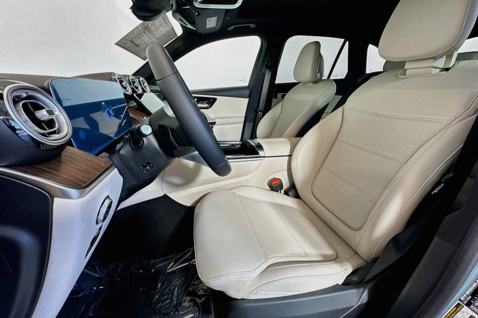 New 2026 Verde Silver Metallic Mercedes-Benz GLC 300 image 18