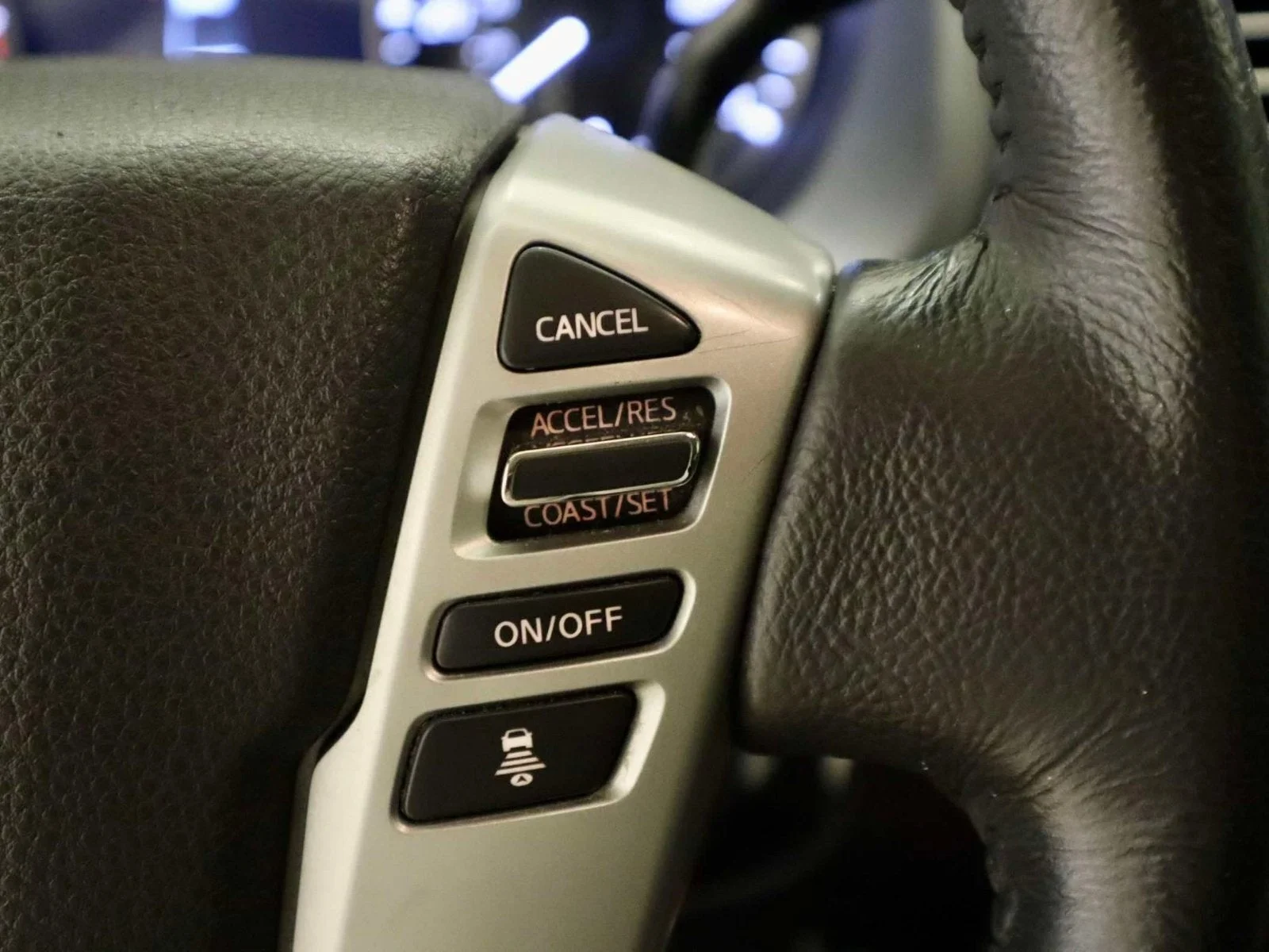 Used 2021 Glacier White Nissan SV image 23
