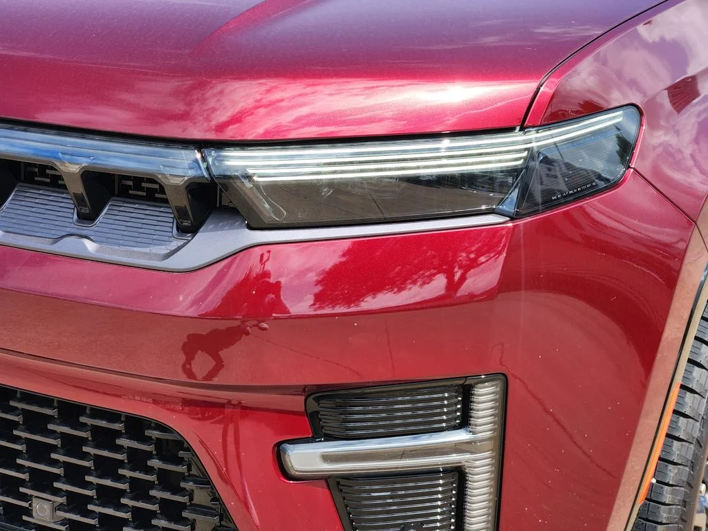 New 2026 Velvet Red Pearl-Coat Exterior Paint Jeep Upland image 4