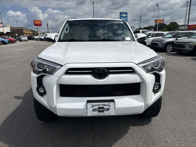 Used 2022 White Toyota SR5 Premium image 10