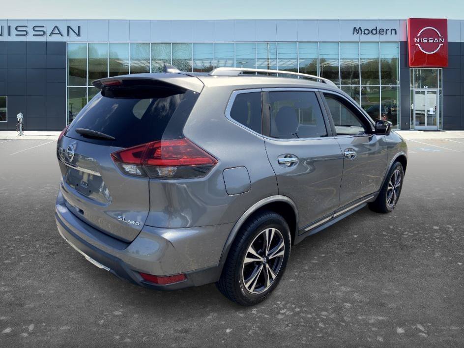 Used 2018 Gun Metallic Nissan SL image 5