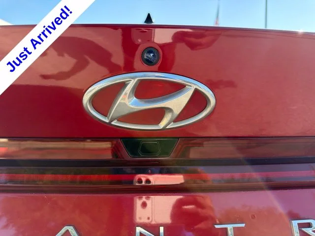 Used 2022 Red Hyundai Blue image 16