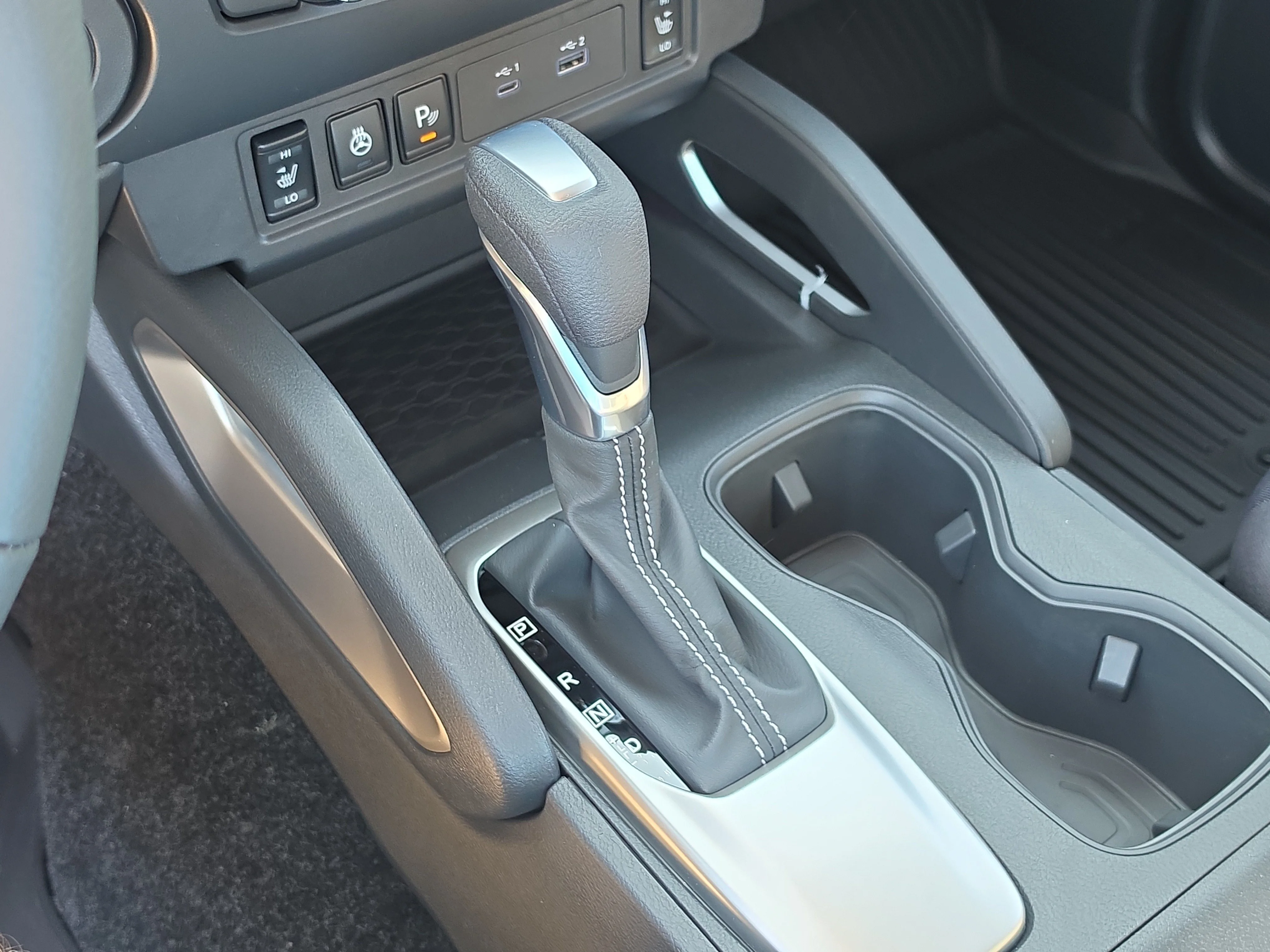 New 2026 Glacier White Nissan Crew Cab SV image 25