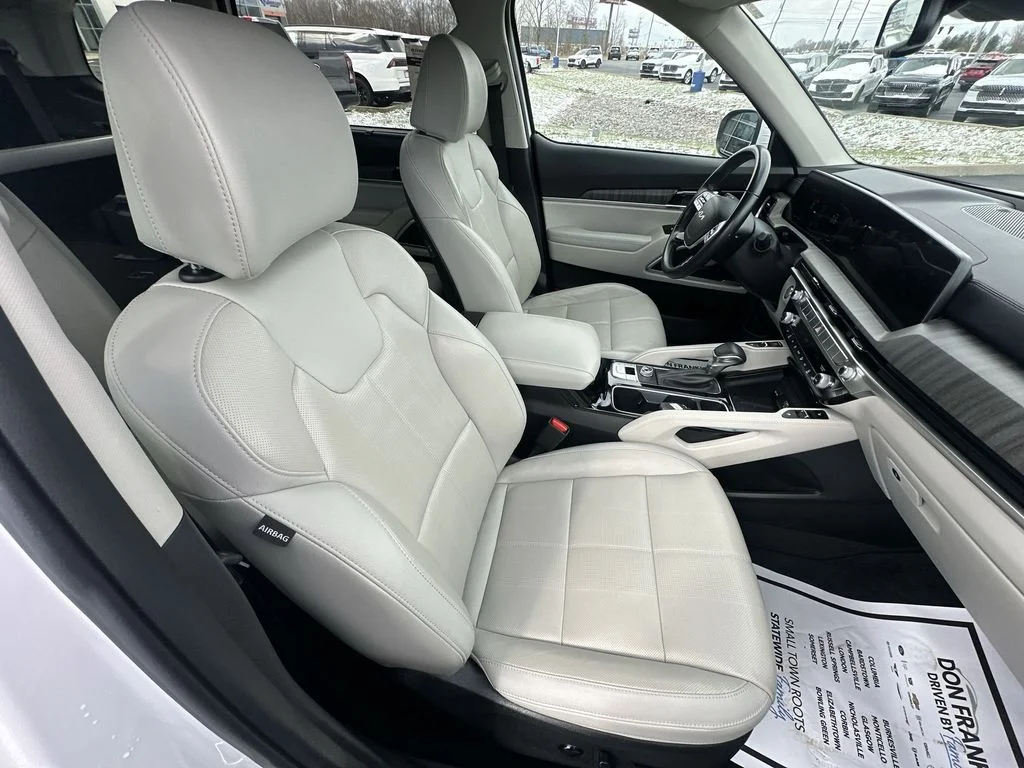 Used 2024 White Kia EX image 32
