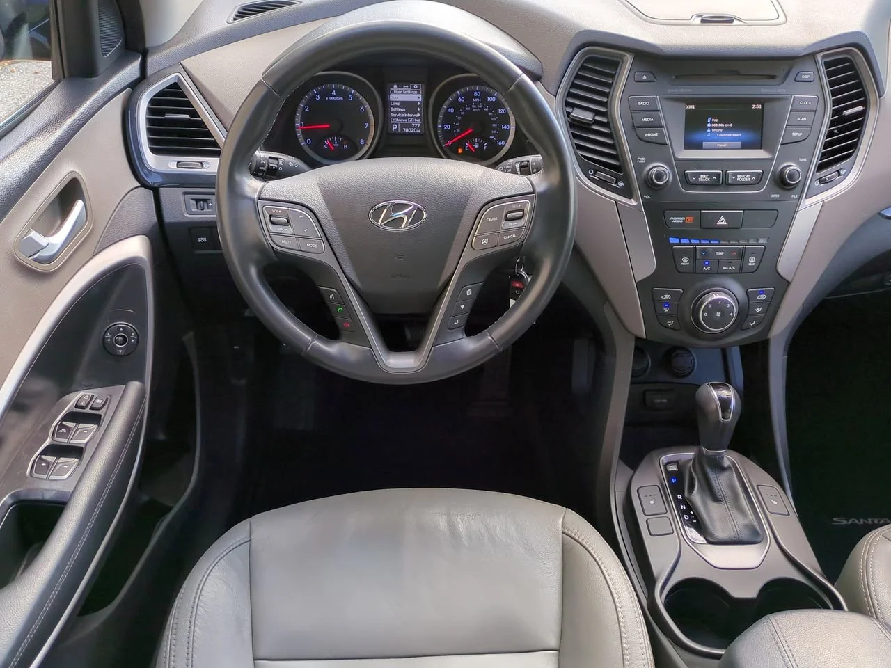 Used 2014 Mineral Gray Hyundai  image 12