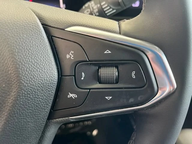 Used 2025 Cacti Green Chevrolet ACTIV image 24