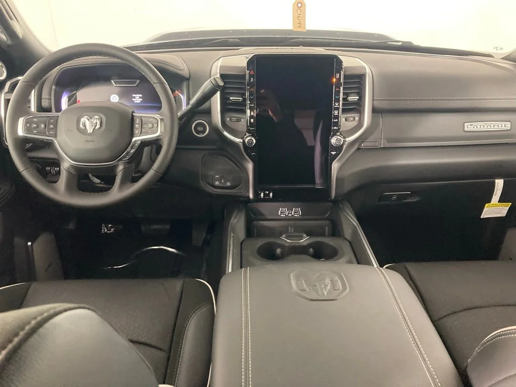 2026 RAM 2500 Laramie - Photo 8
