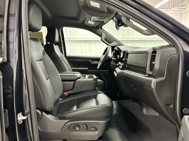 Used 2026 Silver GMC SLT image 21
