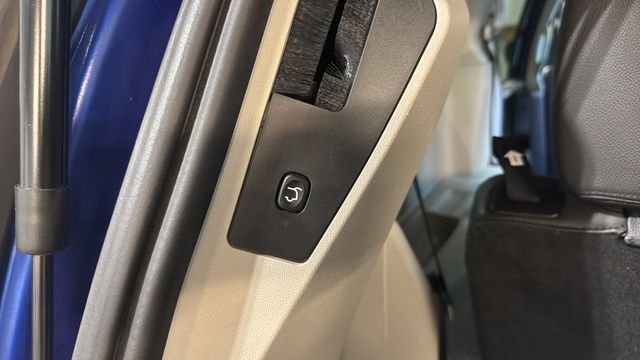 Used 2019 Indigo Blue Clearcoat Dodge  image 31