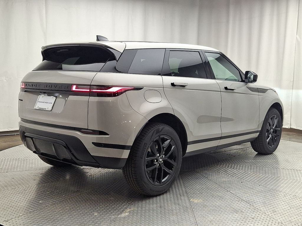 Used 2026 Seoul Pearl Silver Metallic Land Rover S image 3