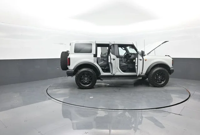 New 2026 Avalanche Gray Ford Badlands® image 42
