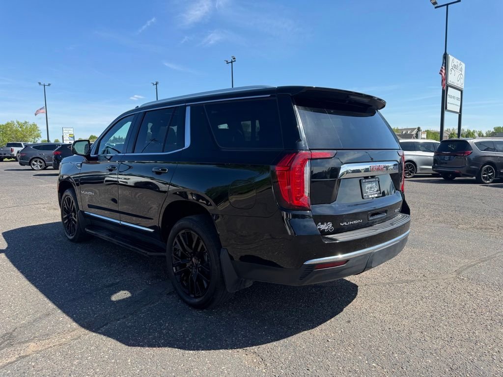 Used 2023  GMC SLT image 7