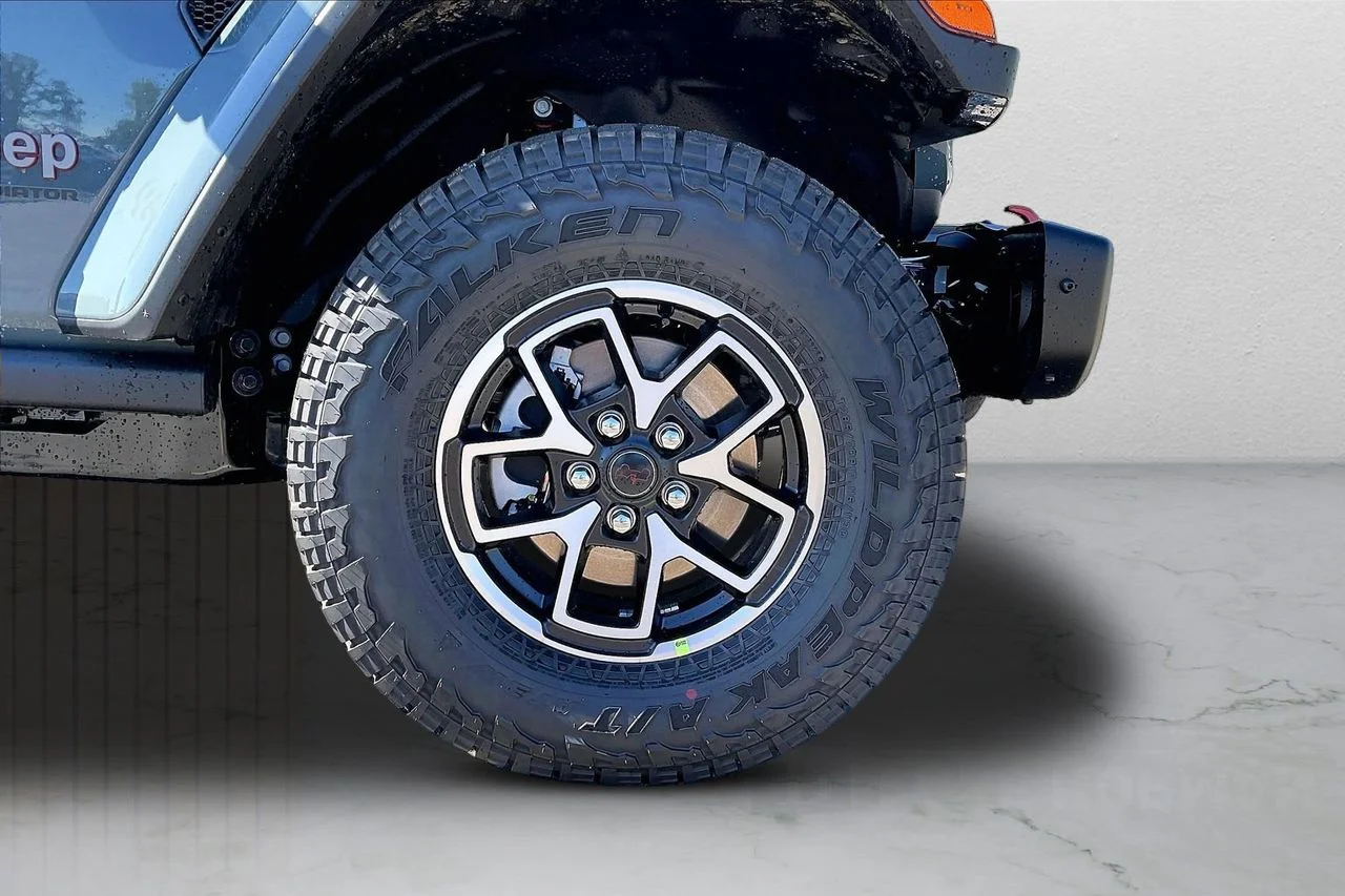 New 2026 Anvil Clear-Coat Exterior Paint Jeep Rubicon X image 33