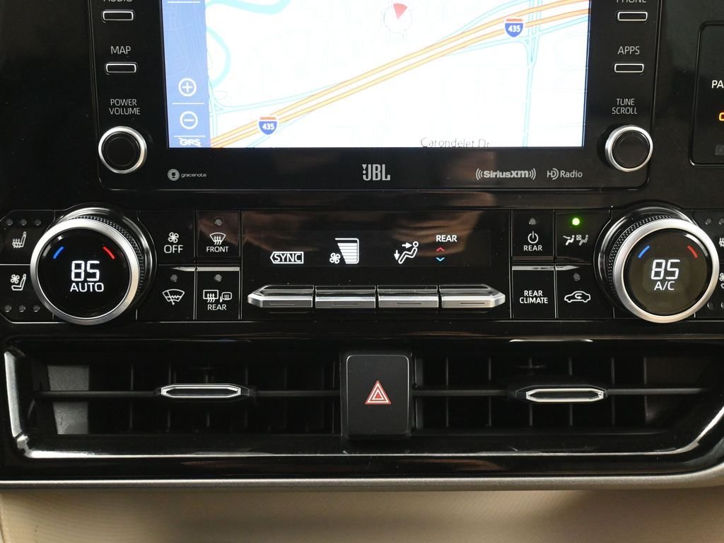 Used 2022  Toyota Limited image 24