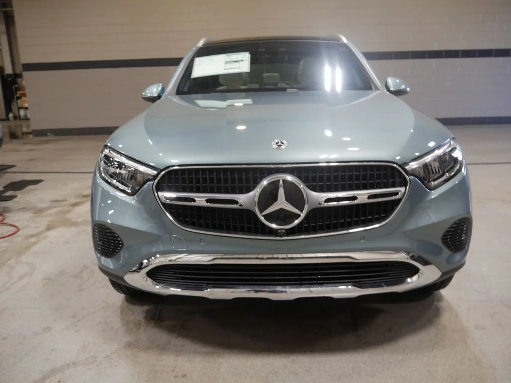 Certified Used 2026 Verde Silver Metallic Mercedes-Benz GLC 300 image 7